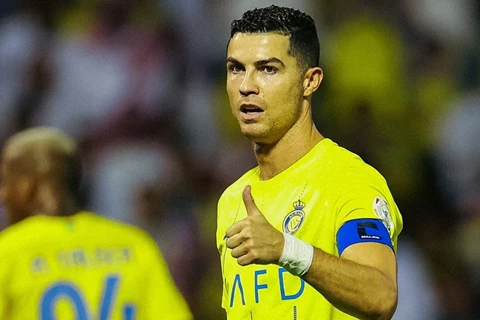 "الأول مع النصر".. رونالدو يُطرد من الديربي السعودي بعد كرة مشتركة مع البليهي (فيديو)